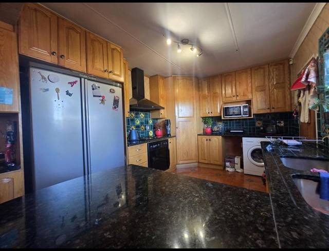 3 BEDROOM TOWNHOUSE FOR SALE IN BRACKENDOWNS
